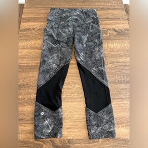 Lululemon Pace Rival Leggings Black and White Size 4
